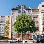 2-zimmer Mitte Mit Parkmoeglichkeit & Oepnv Anbindung ベルリン