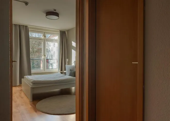 2-zimmer Mitte Mit Parkmoeglichkeit & Oepnv Anbindung * ברלין