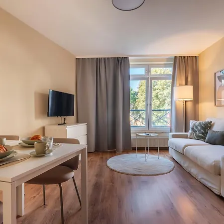 Appartement 2-zimmer Mitte Mit Parkmoeglichkeit & Oepnv Anbindung