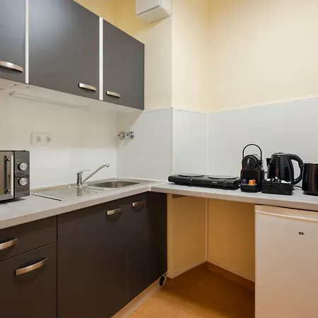 2-zimmer Mitte Mit Parkmoeglichkeit & Oepnv Anbindung Apartamento Berlim