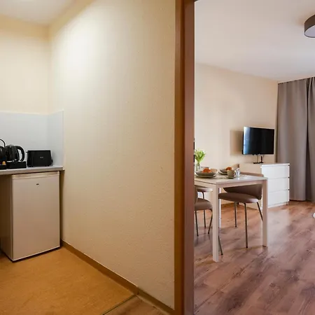 2-zimmer Mitte Mit Parkmoeglichkeit & Oepnv Anbindung *