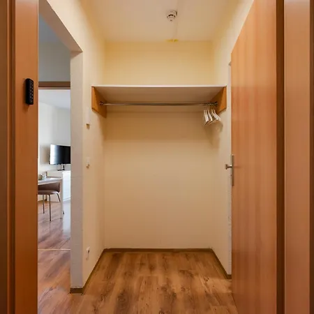 2-zimmer Mitte Mit Parkmoeglichkeit & Oepnv Anbindung Berlim