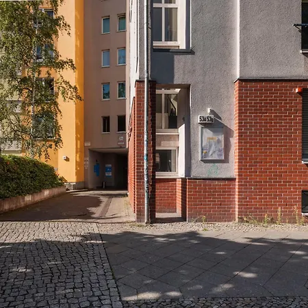 2-zimmer Mitte Mit Parkmoeglichkeit & Oepnv Anbindung * Berlin