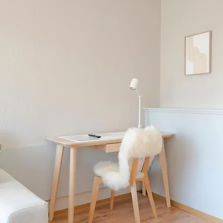 2-zimmer Mitte Mit Parkmoeglichkeit & Oepnv Anbindung *