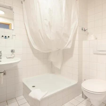 Apartamento 2-zimmer Mitte Mit Parkmoeglichkeit & Oepnv Anbindung