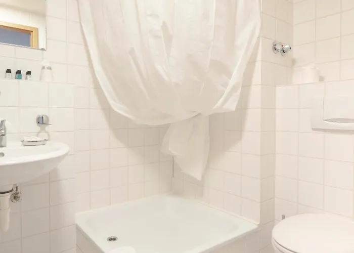 Daire 2-zimmer Mitte Mit Parkmoeglichkeit & Oepnv Anbindung