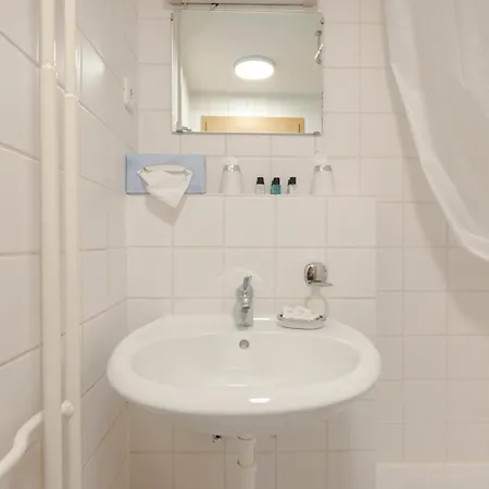 2-zimmer Mitte Mit Parkmöglichkeit&öpnv Anbindung *