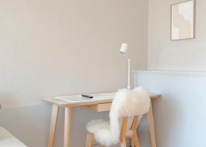 2-zimmer Mitte Mit Parkmoeglichkeit & Oepnv Anbindung *